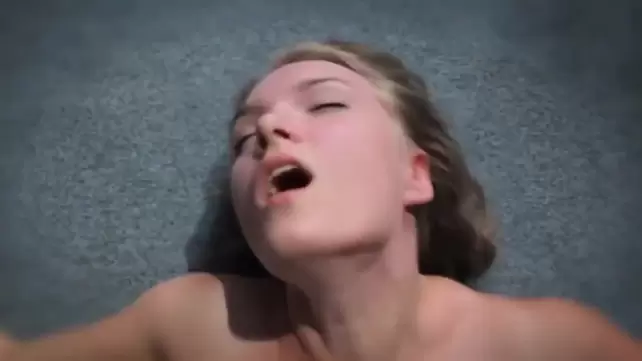 Девушку напоили конским возбудителем - смотреть порно видео