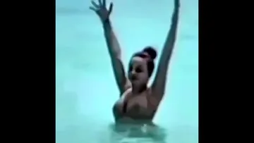 Слив горячих фото и видео Вали Карнавал в купальнике
