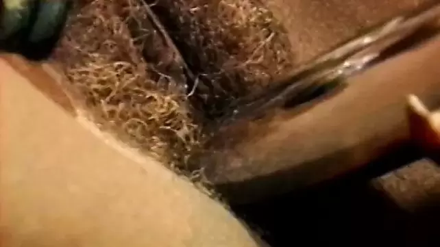 Мужик засовывает голову в пизду ✅ Архив из 2000 секс видео
