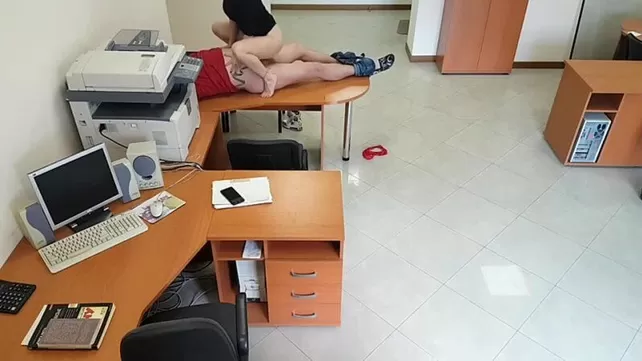 Скрытая камера в офисе Секс видео
