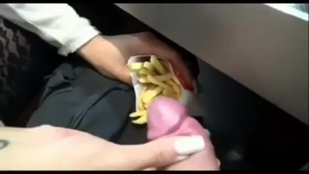 ест сперму с едой видео узрите горячие порно сцены задаром