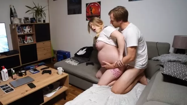 Секс мужа и жены в спальне - порно видео на укатлант.рф