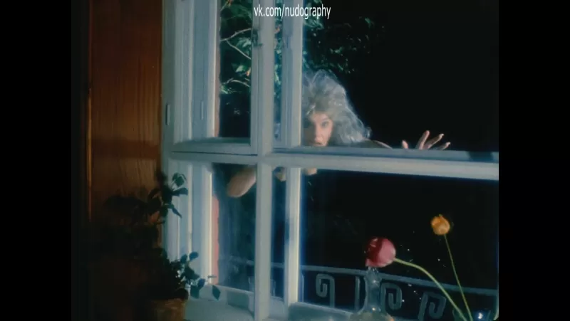 Полностью голая Александра Захарова в фильме «Криминальный талант», 1988