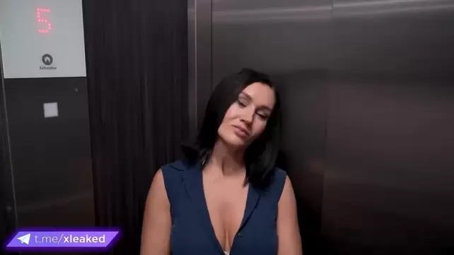 В лифте порно смотреть 4 видео ~ grantafl.ru